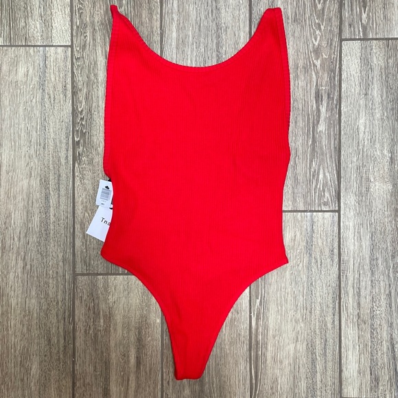 NWT Aritzia TNA ‘90s Cozumel Bodysuit Colour Goji Berry - Picture 1 of 7